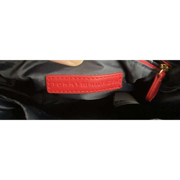 Tommy Hilfiger Chloe II Flap Backpack Fawn/White Greige/Tommy Navy Vegan - Picture 11 of 13